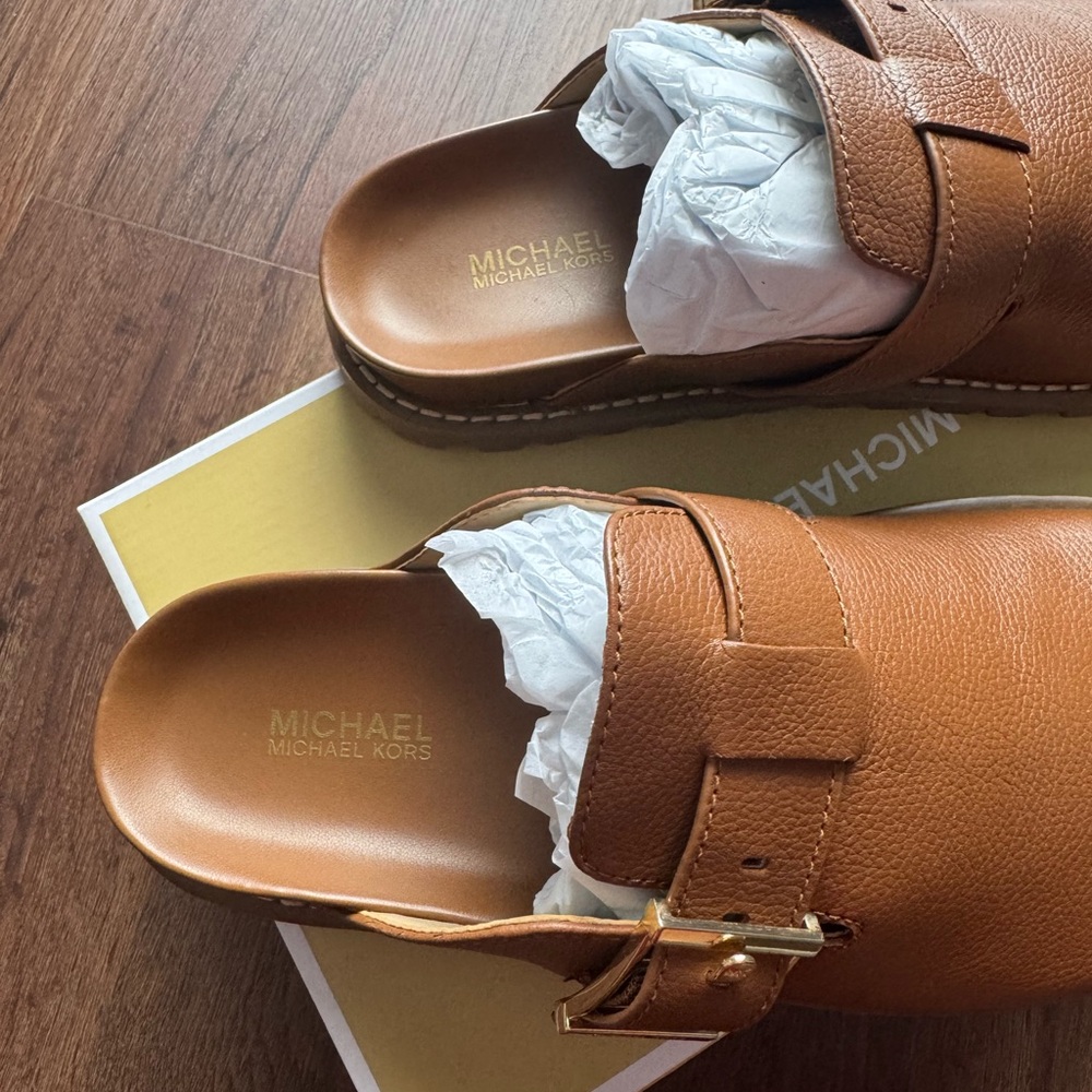 Brand new leather clog - Picture 7 of 8